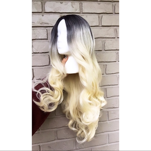 ✨ Blonde Ombré Wig ✨ - Picture 2 of 8